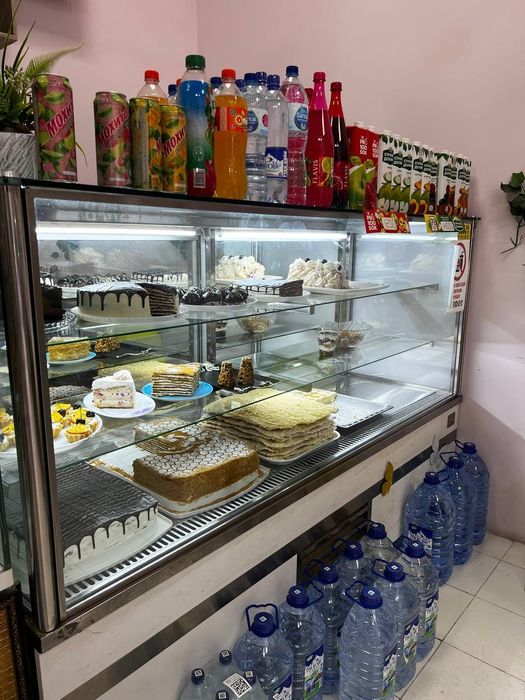 Витрина холодильник срочно продаётся