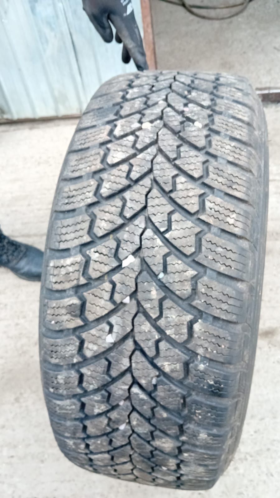 Vînd 4 roți 285/65/16c