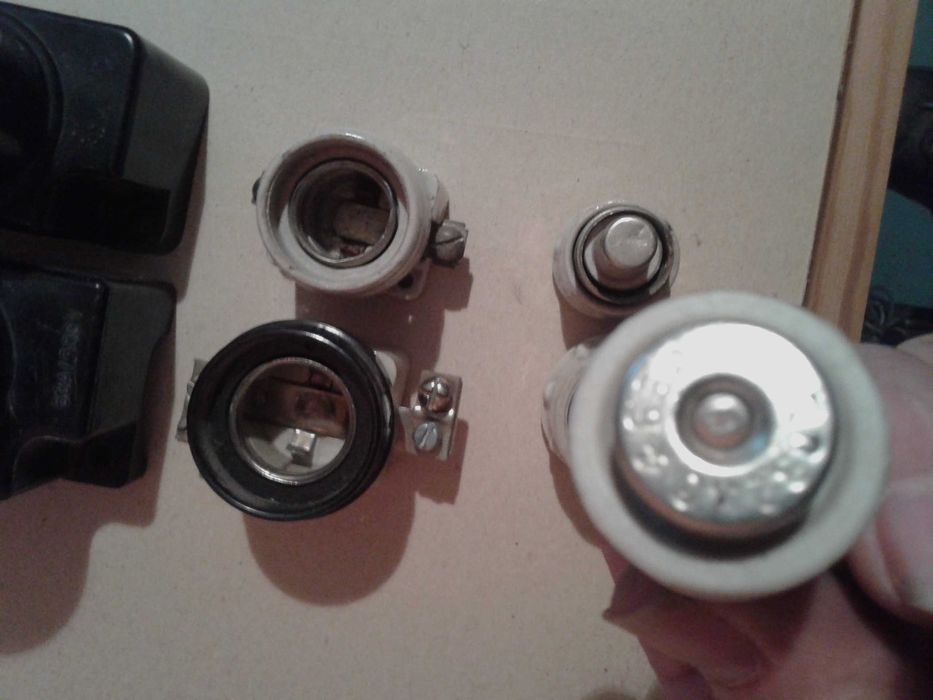 Комплект Витлови Бушони с външни бакелитови предпазители плюс бонус.