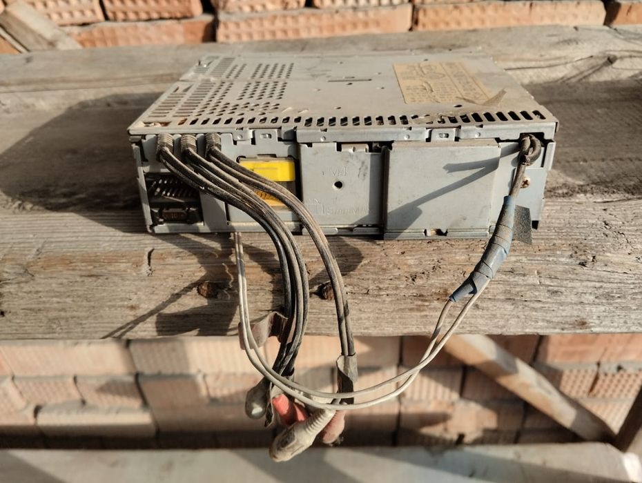 Магнитола на запчасть