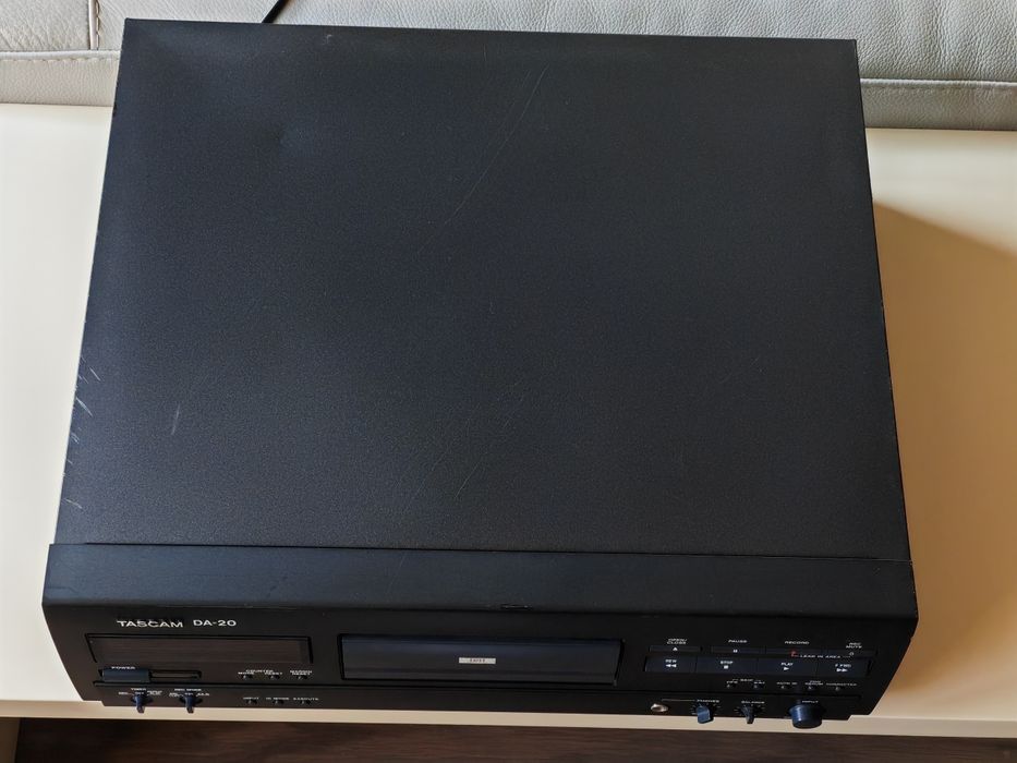 DAT Tascam DA-20