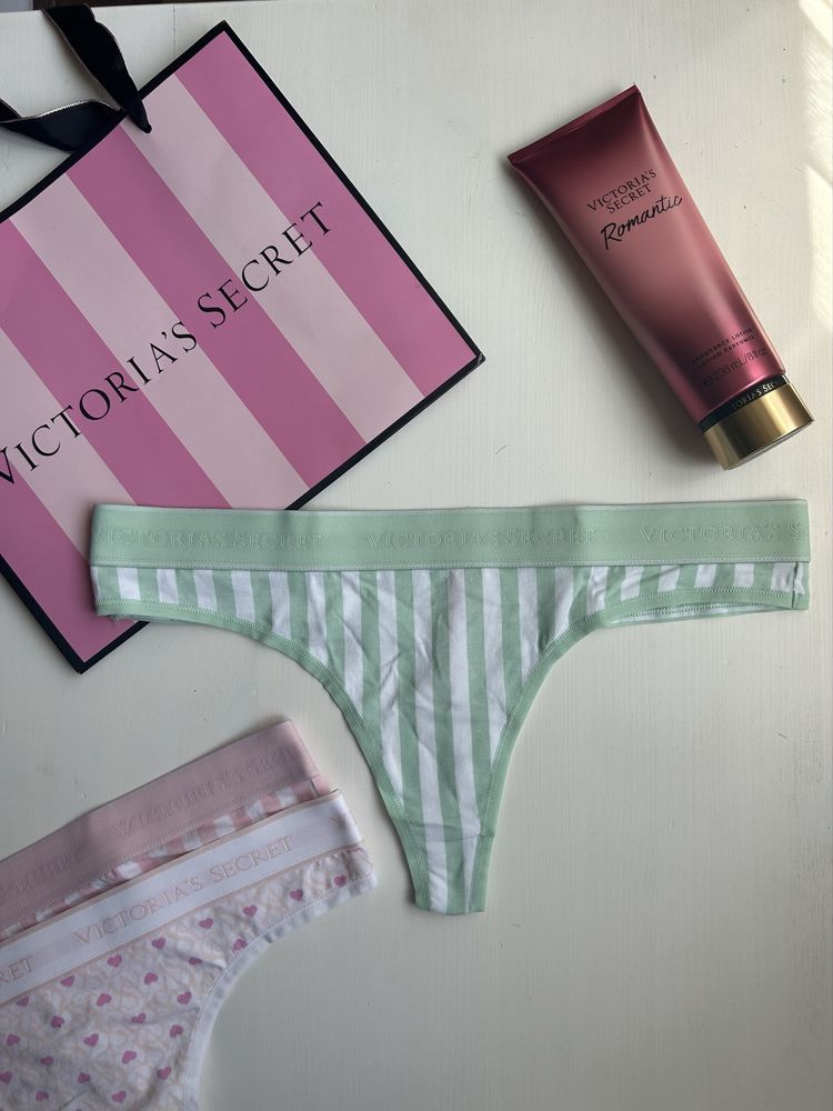 Victoria`s Secret нови оригинални дамски бикини тип прашки M размер