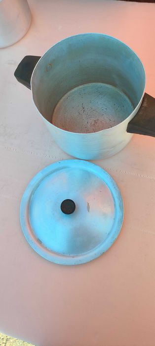 Кастрюли разные б/у