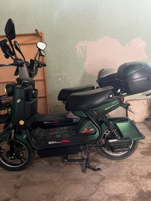 Скутар сатылады нови