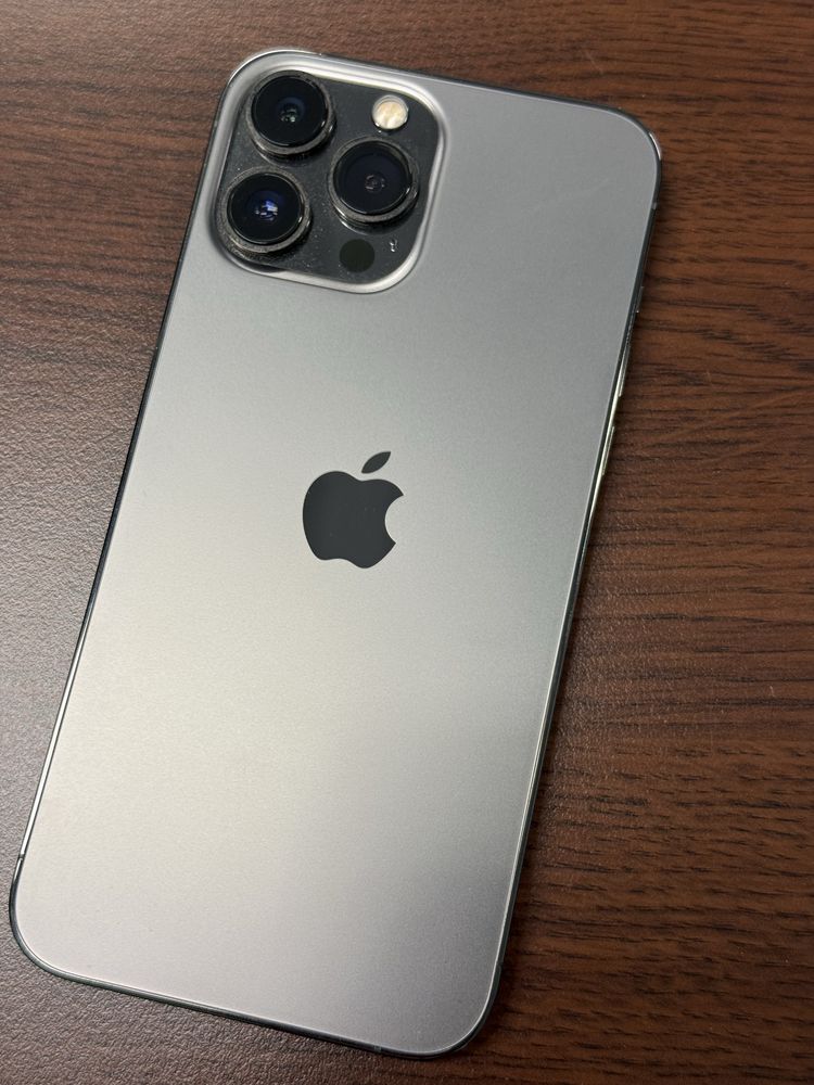 iPhone 13 Pro Max в перфектно състояние