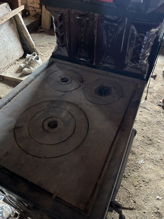 Vând sobă de teracotă !