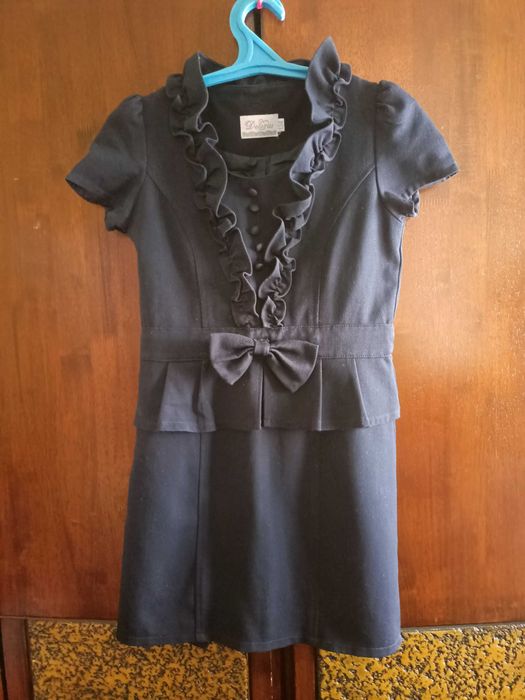 Школьный сарафан на рост 134 сантиметра в отличном состоянии