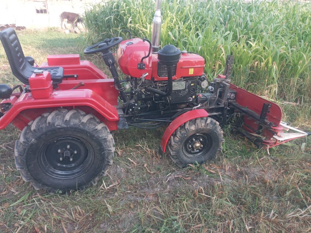 Miniy traktor Zubir 1115