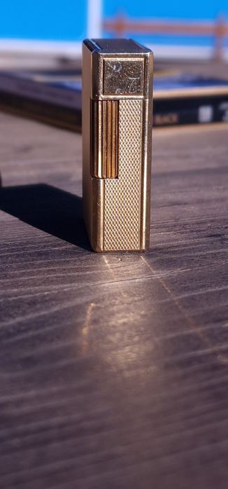 Запалка . Dupont .