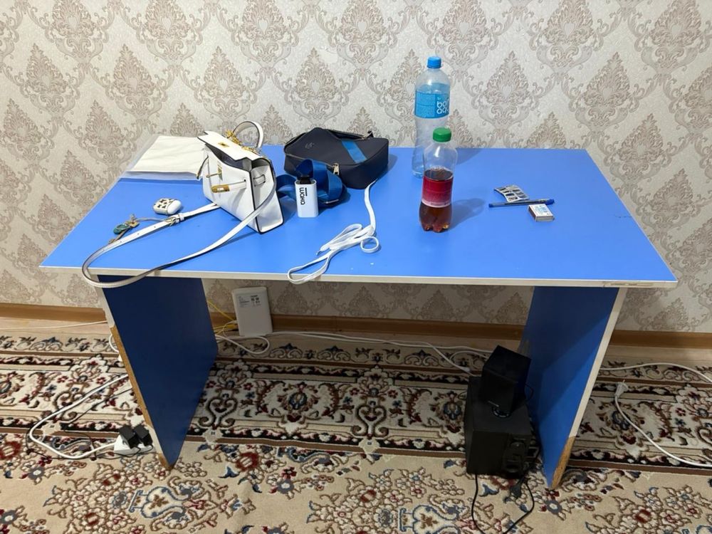 продам стол срочно