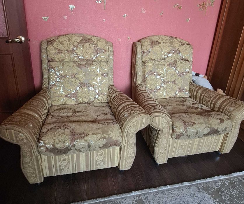Диван и 2 кресла