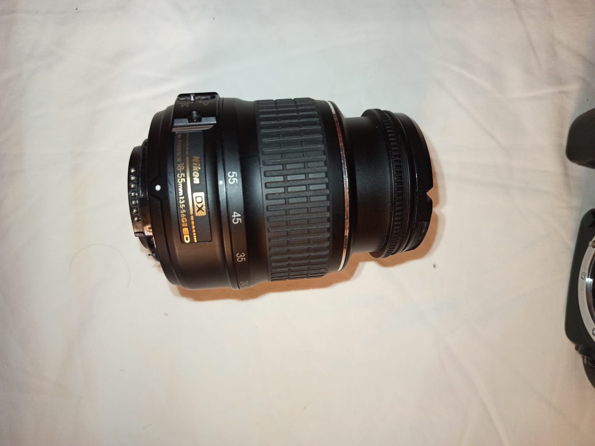 Nikon D7000 + Obiectiv 18-55mm + 50mm f/1.8 + Accesorii