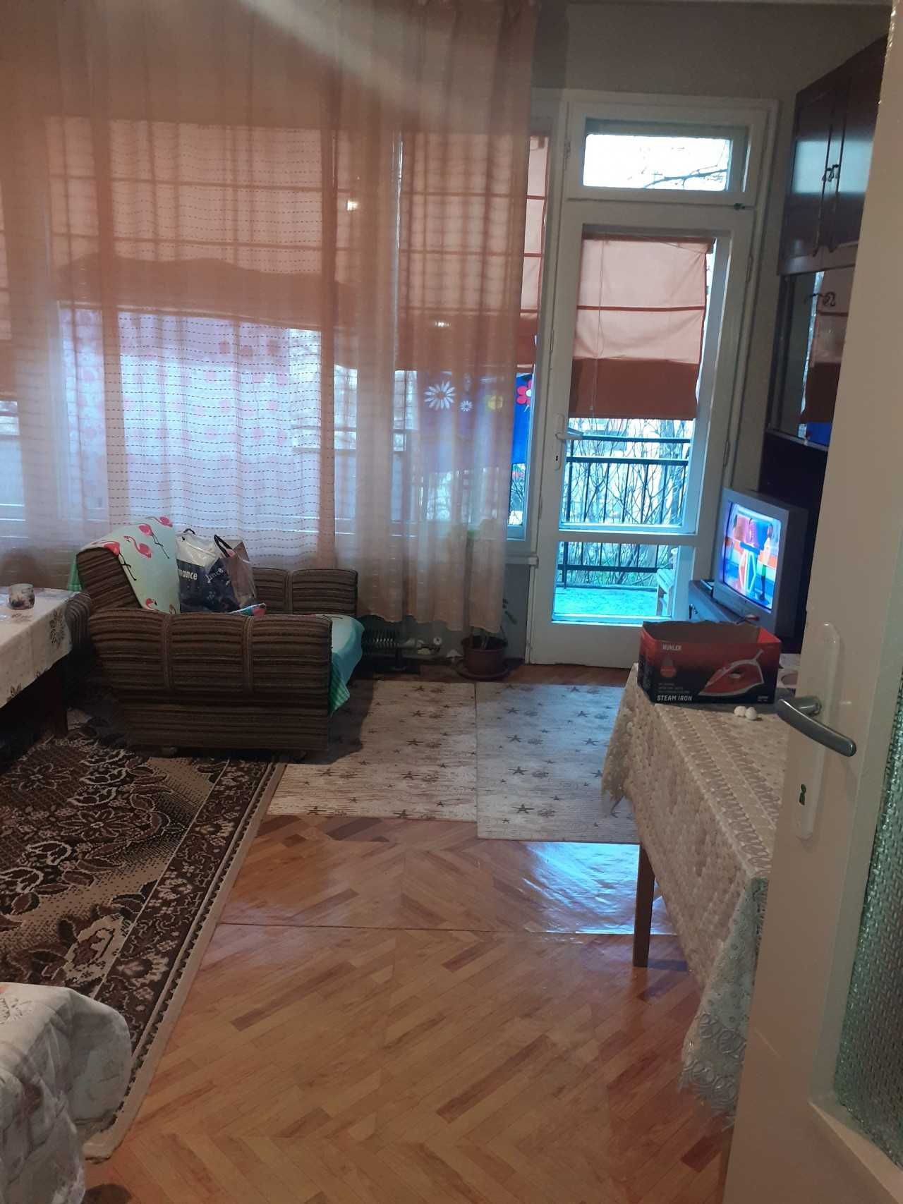 Двустаен апартамент в квартал Гагарин
