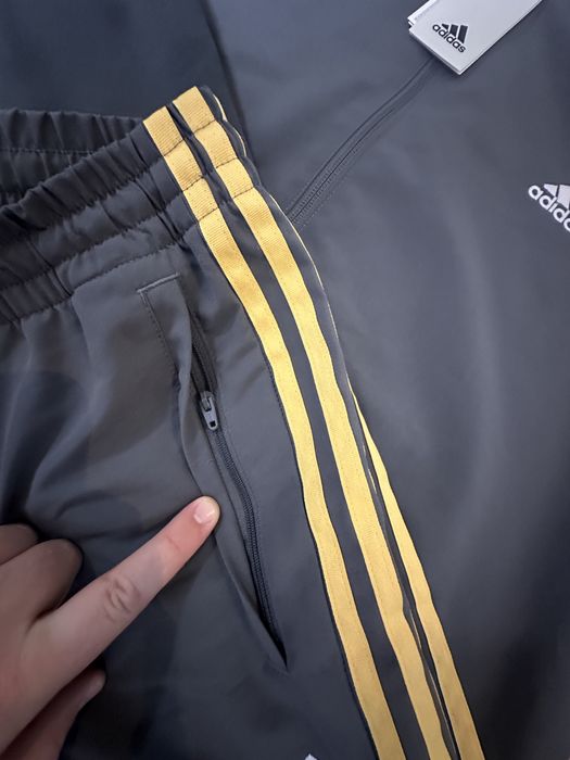 Спортен екип Adidas размер -L