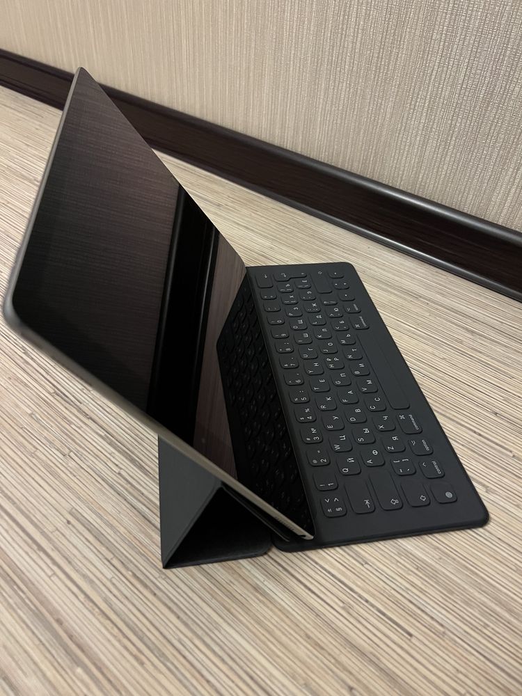 Ipad pro 32GB wifi + клавиатура smart Keyboard