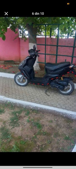 Vănd scuter ăn stare foarte bună