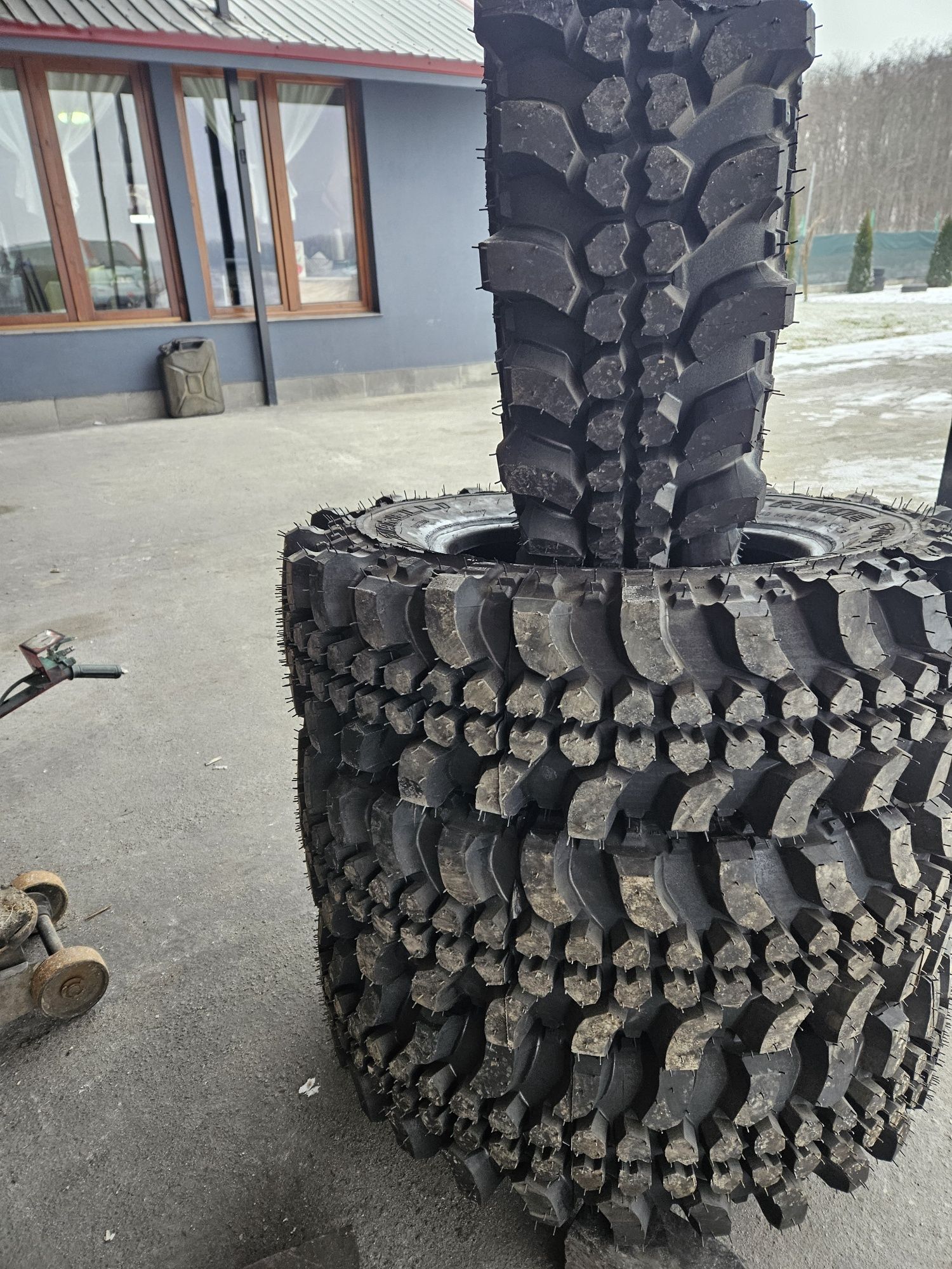 Anvelope off road205/80R16,ZIARELI