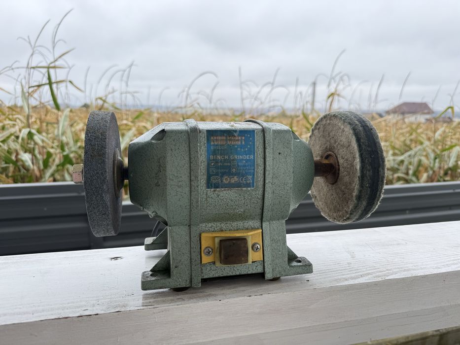 Polizor de banc cu 2 capete 1800W - 2950 rpm 230V