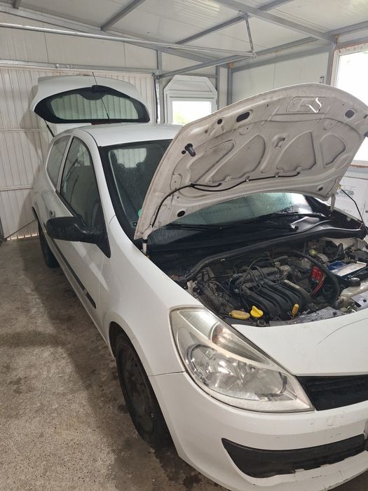 Bara capota faruri  clio 3