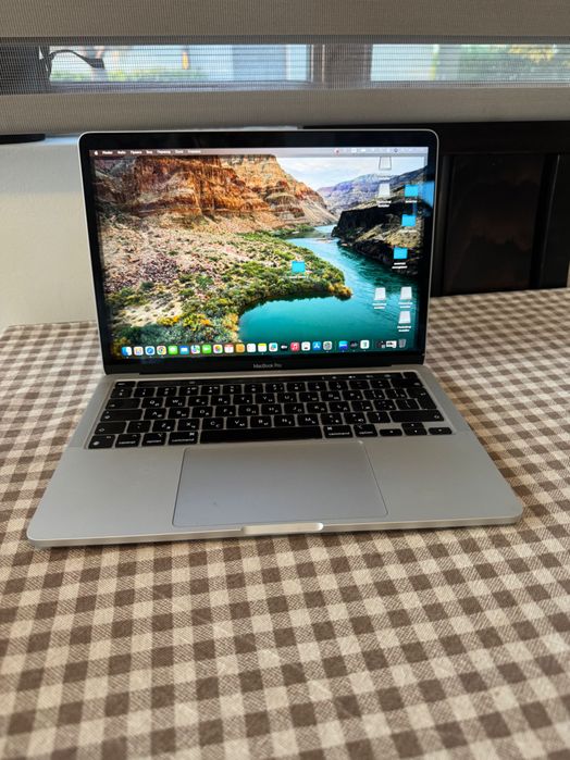 MacBook Pro 13” M2 (2022) • 8GB/256GB • Отлично състояние — Бургас