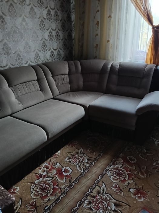 Продается диван в хорошем состоянии