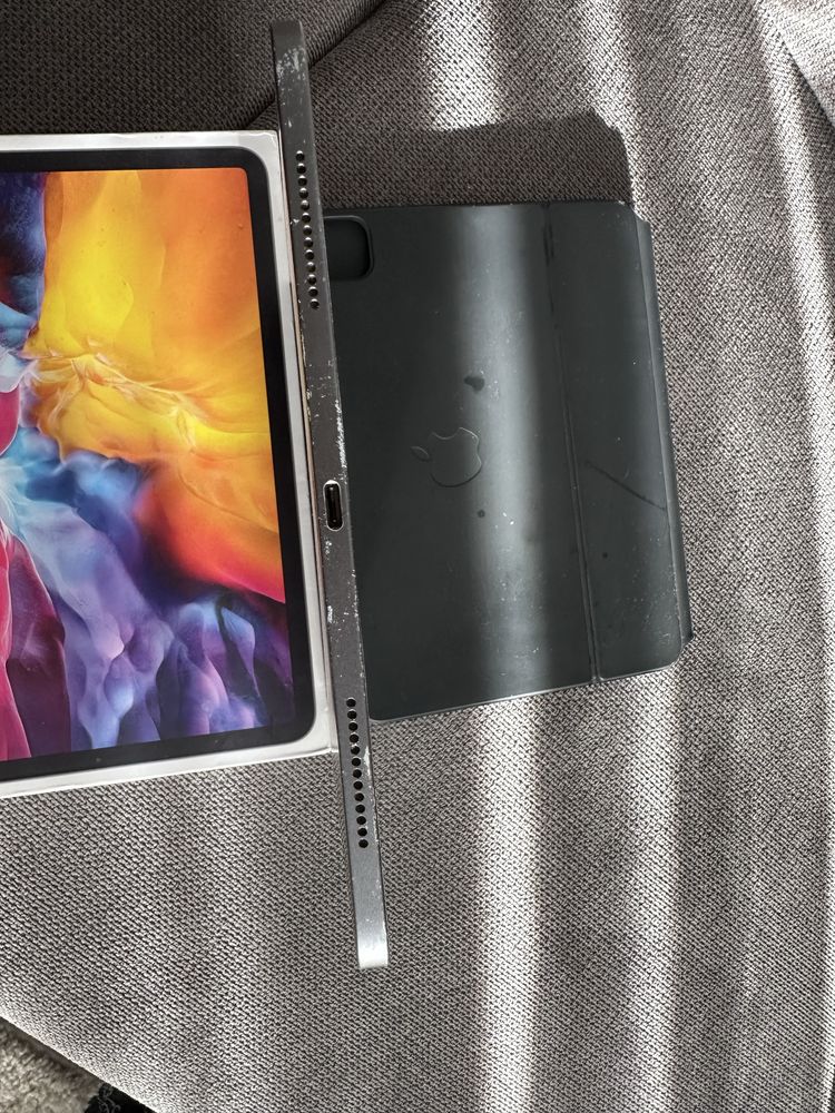 Apple Ipad 2nd gen 256gb Wifi + клавиатура и apple pen