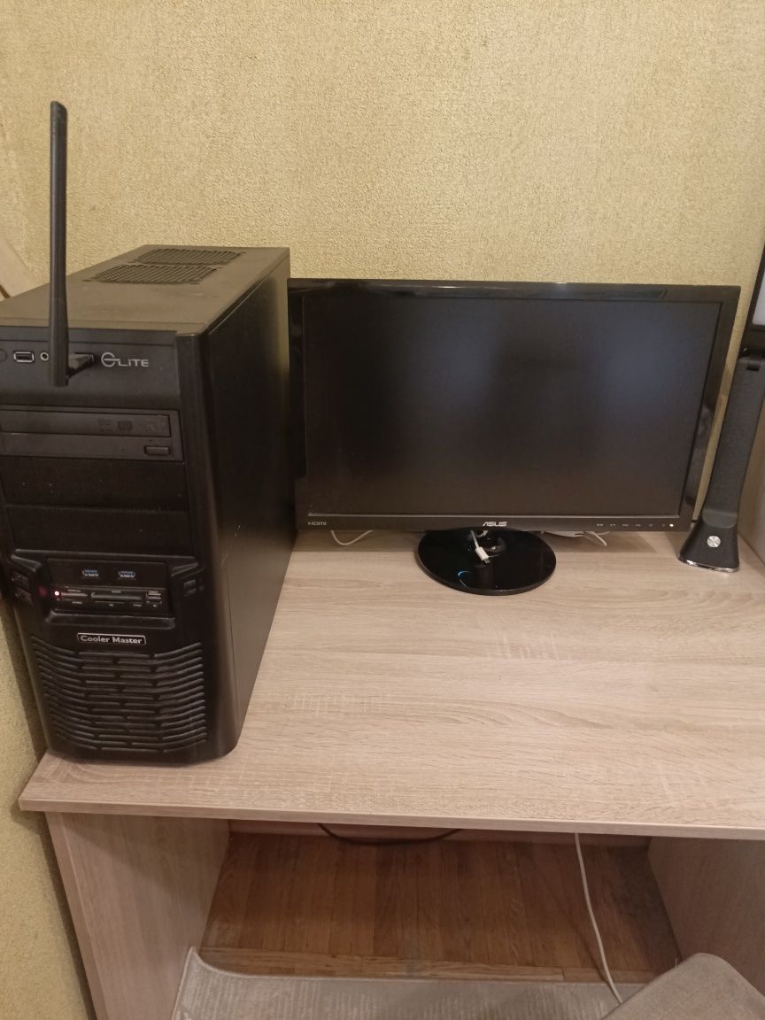 Продаю монитор вместе с пк