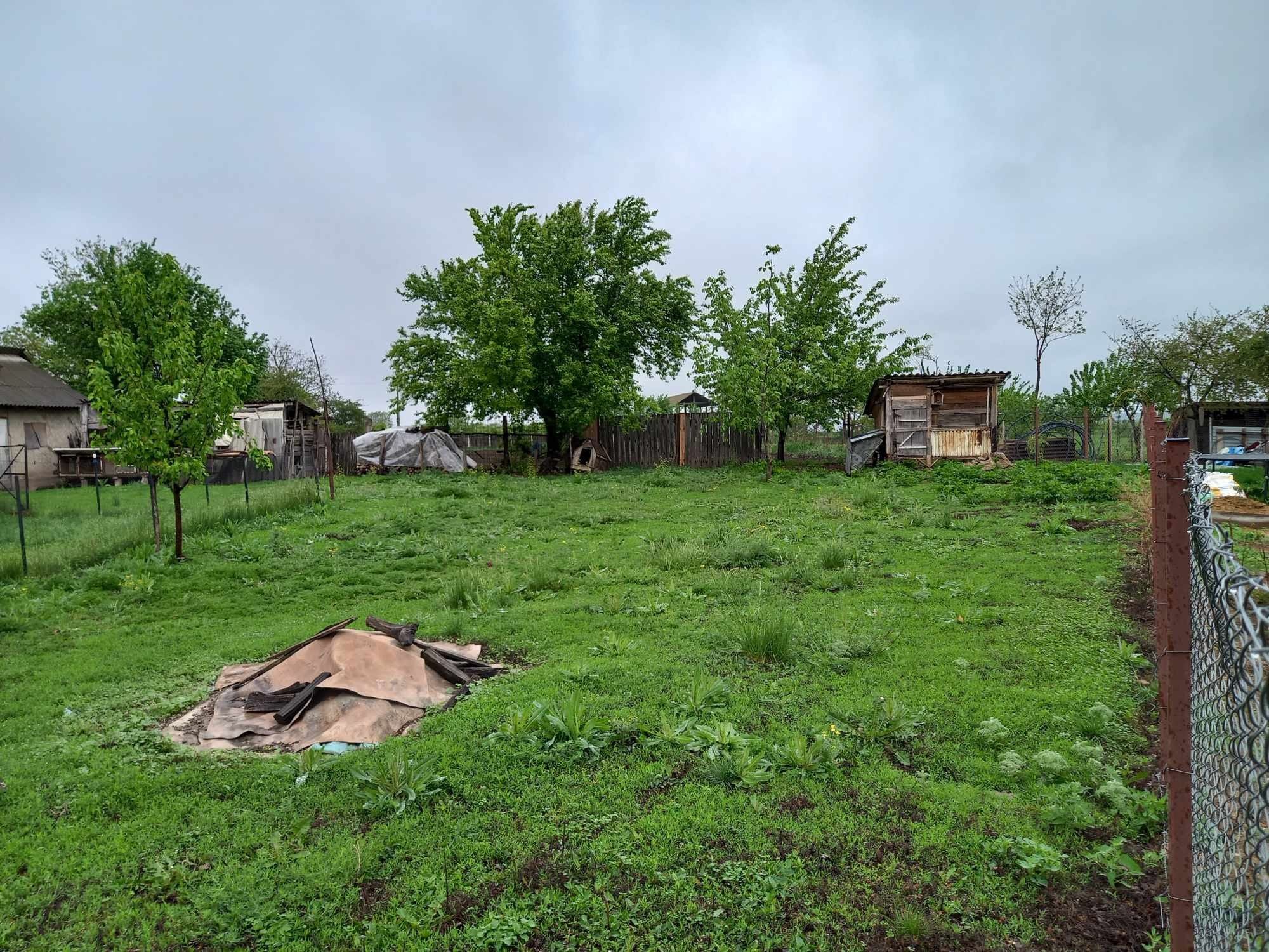 Casa si teren intravilan de vanzare