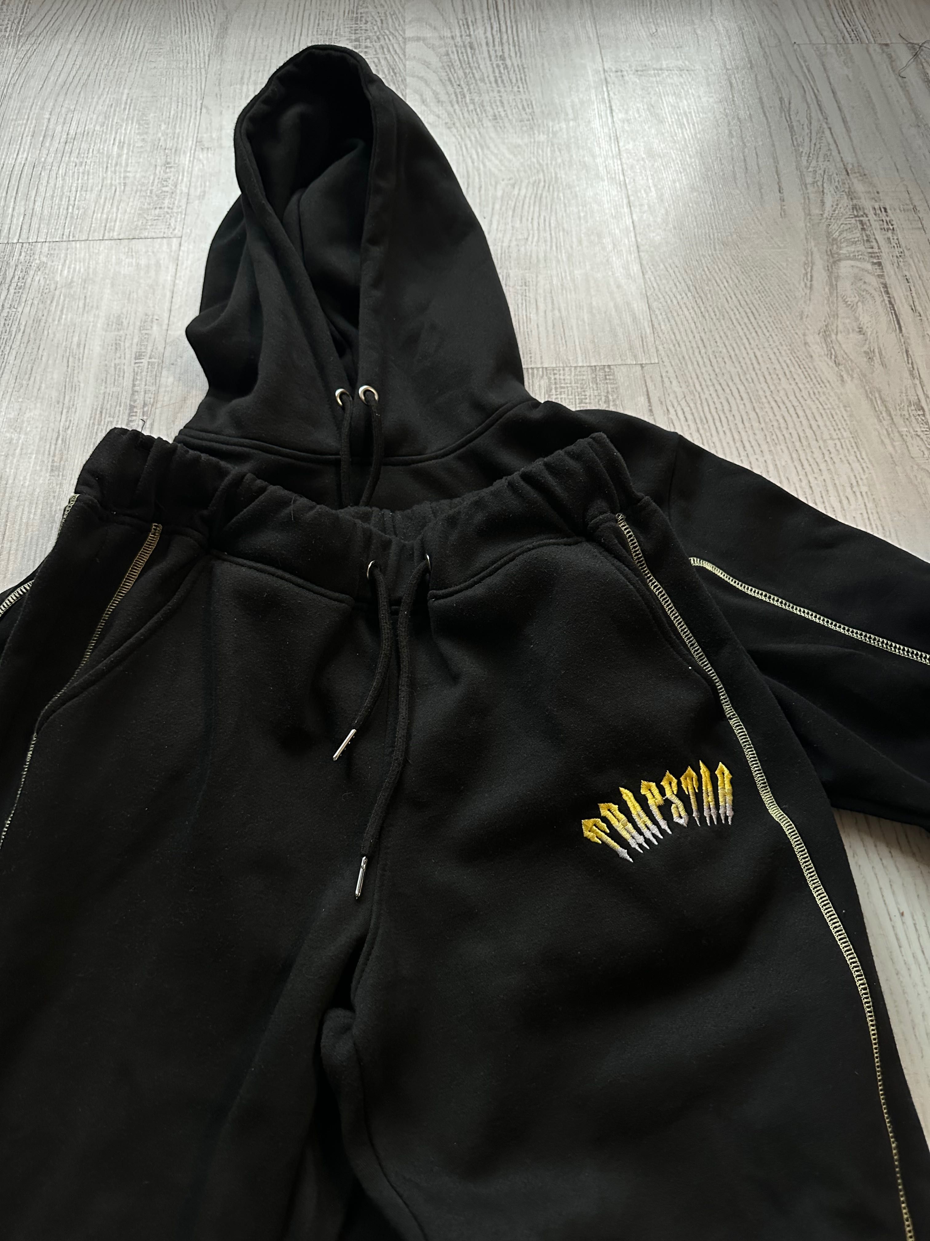 "Trapstar Central Cee Tracksuit (черен, размер L)
