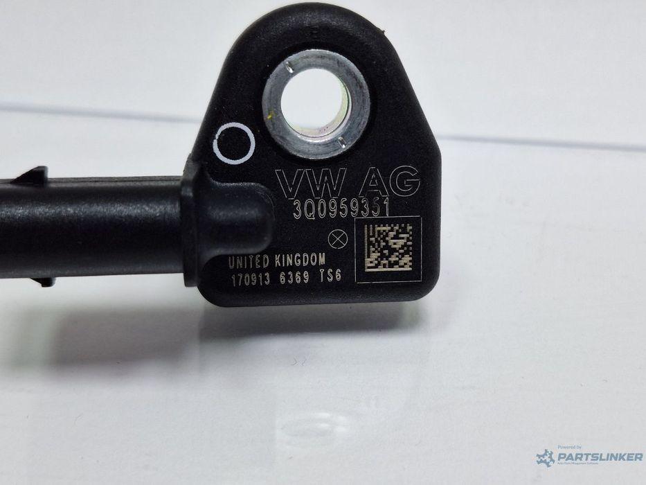 Senzor de impact airbag VOLKSWAGEN PASSAT Variant 3G5 2014 - >2.0 TDI CRLB, DBGA, DFGA 3Q0959351