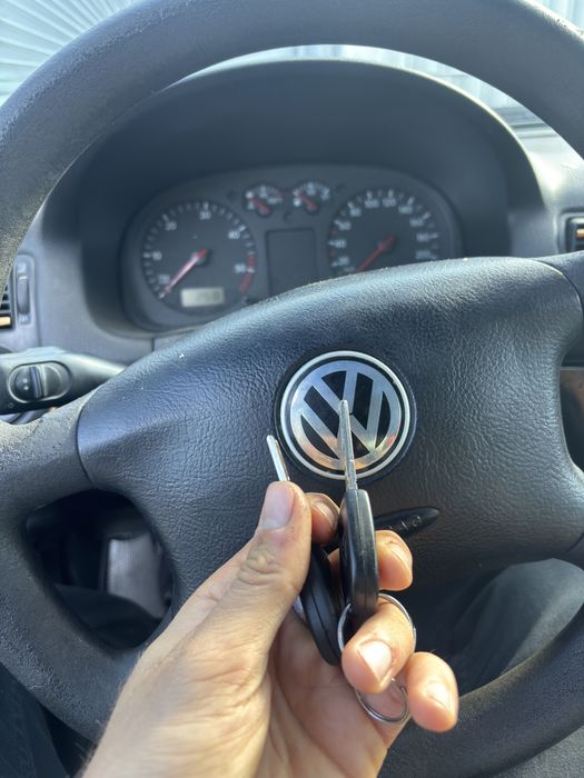 Deblocari auto, copiere si programare chei auto.
