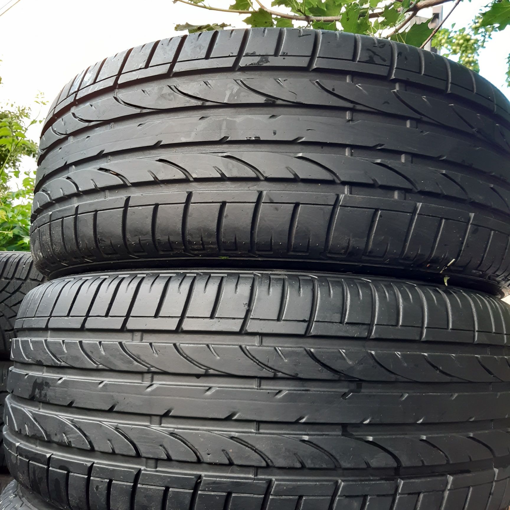 2 anvelope 235/50r18 vară marca Bridgestone preț 200 lei bucata
