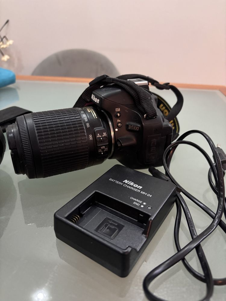 Фотоапарат Nikon D5100 с два обектива