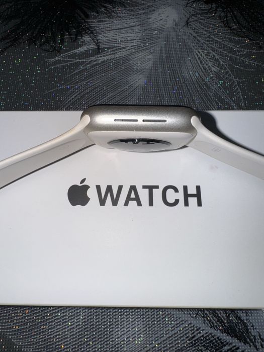 Apple watch SE (gen2) 40mm Starlight