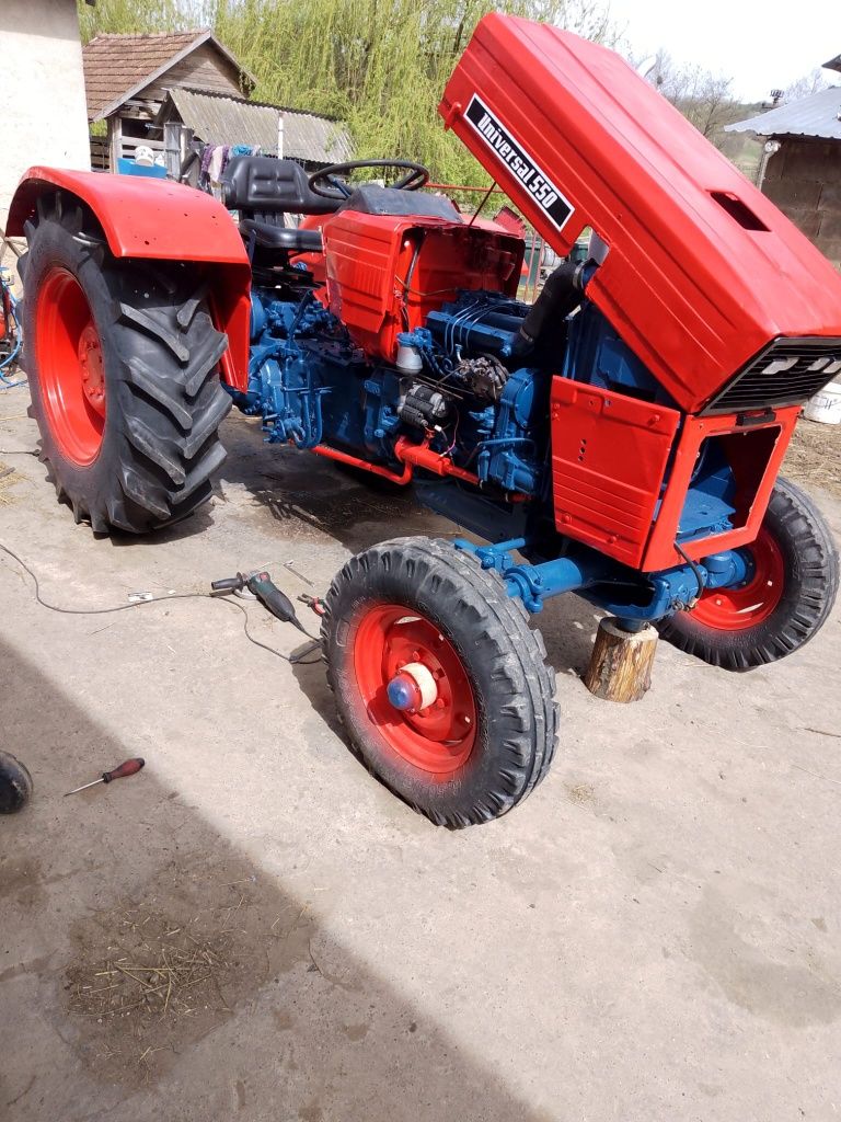 Vand tractor UTB 550