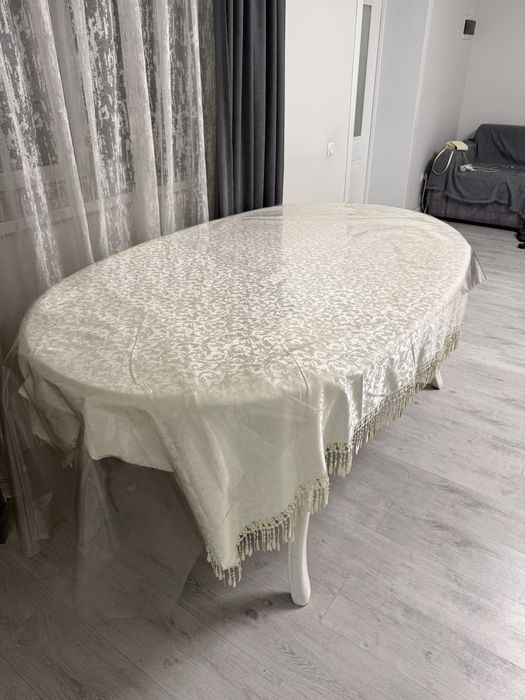 Стол деревянный хорошего качества раздвигается