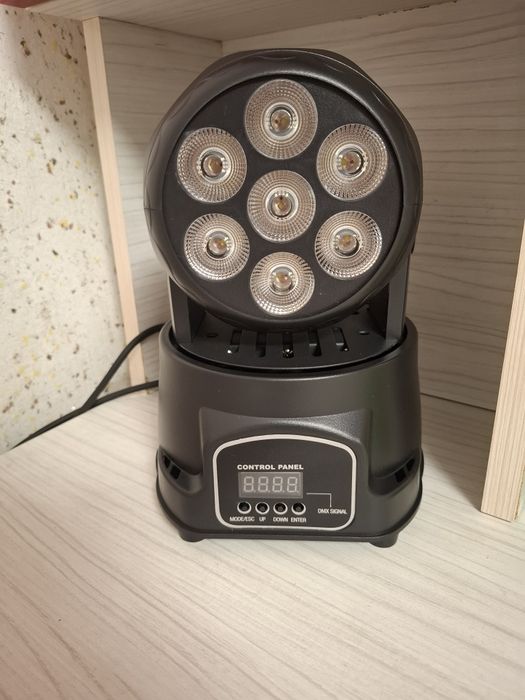 Inchiriez boxe , jbl , proiectoare de lumini !