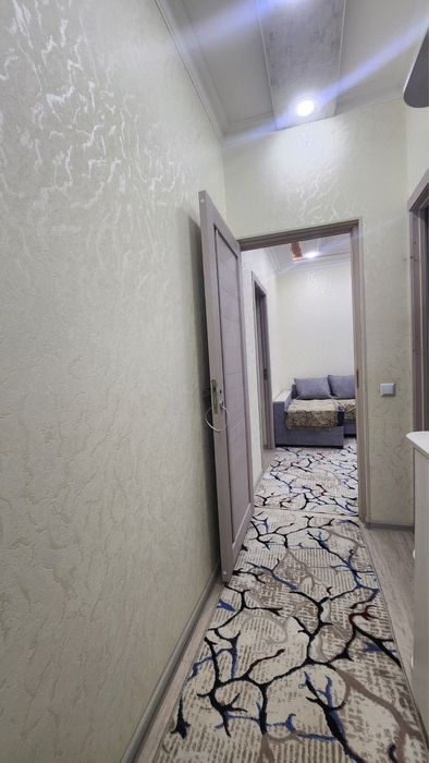 Продаётся квартира 7 квартал Чиланзар, 1этаж 2ком переделанная в 3ком