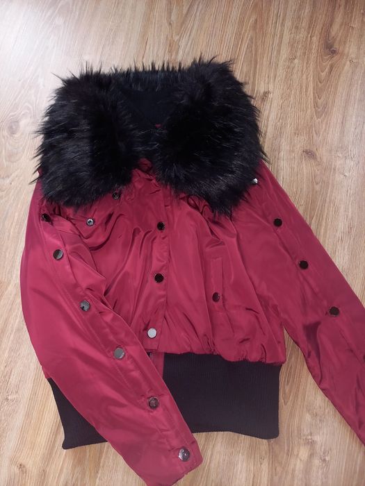 Дамско късо яке в