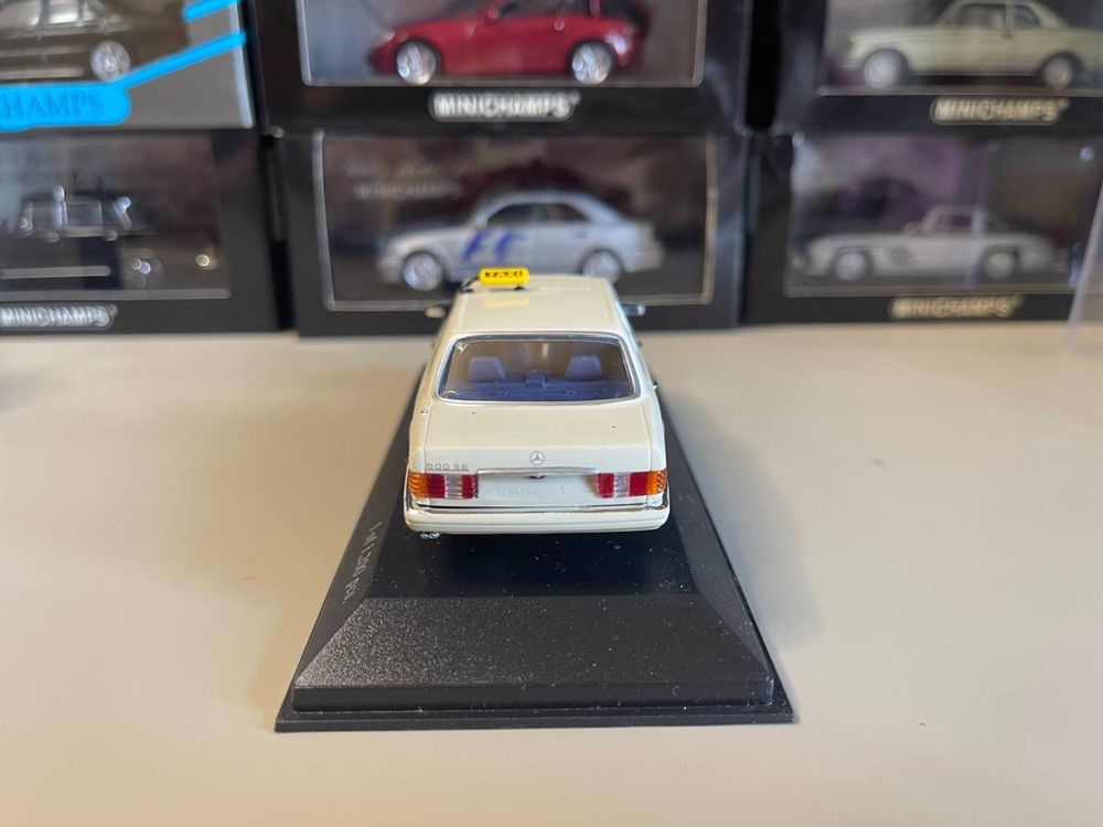 Macheta Mercedes 500 SE 1:43 Minichamps