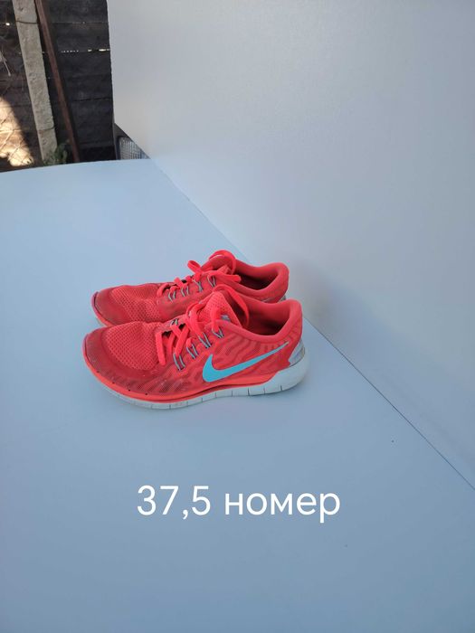 Дамски маратонки от 36 до 39  номер .Цена 25 лева .