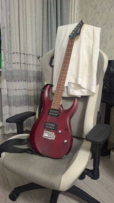 Продам электрогитару Cort x100 и комбик black star