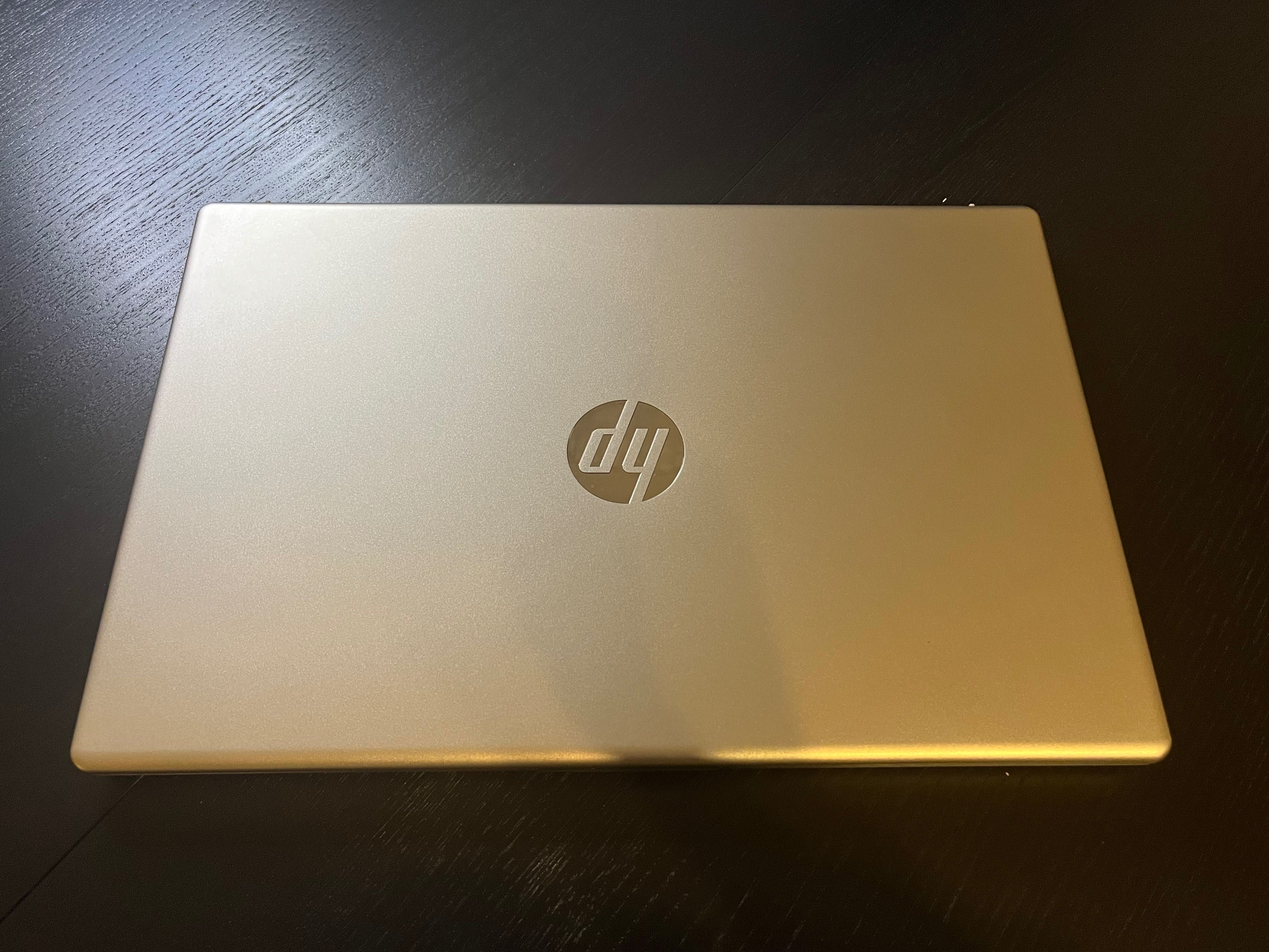 Laptop HP ca nou de vânzare -preț excelent!