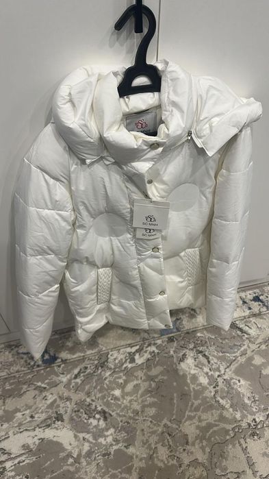 Куртка новая белая
