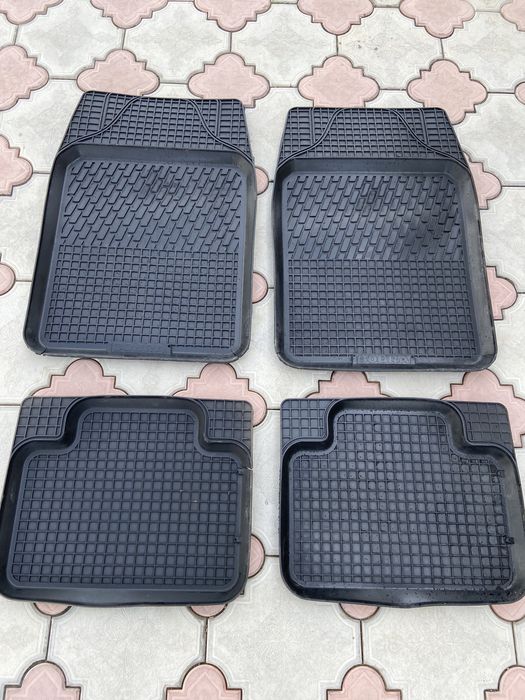 Коврики для авто КОМПЛЕКТ! Качество Отличное! Торг!