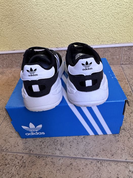 Детски маратонки Adidas la trainer 26