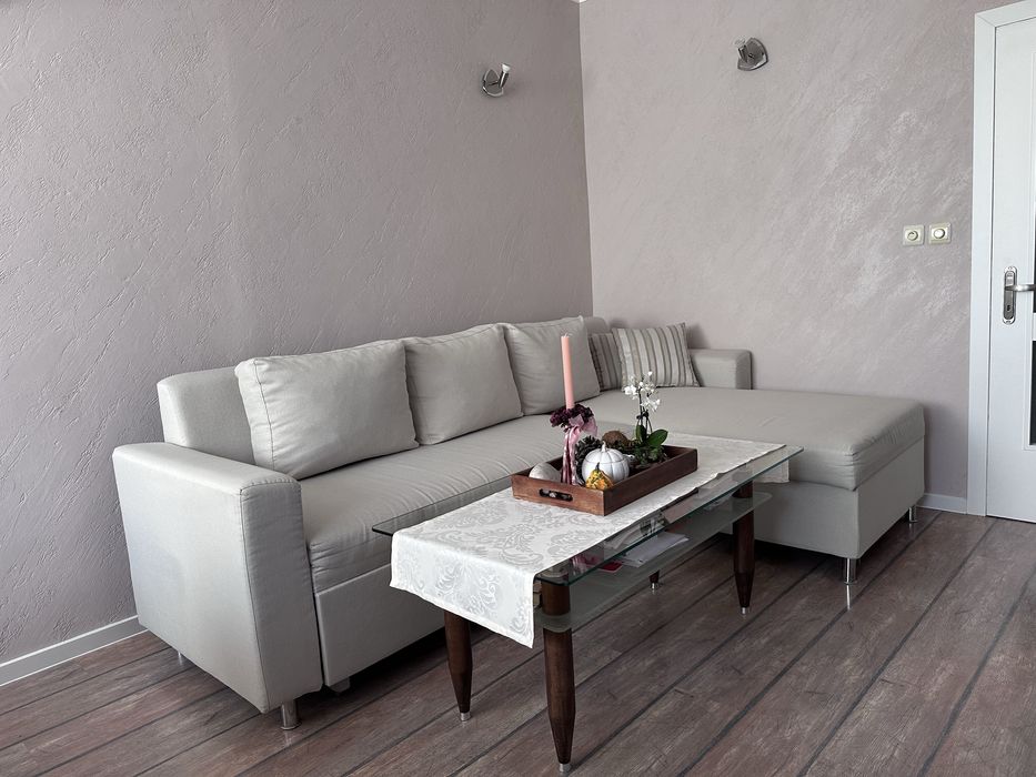 Ъглов диван с отваряема лежанка и функция сън