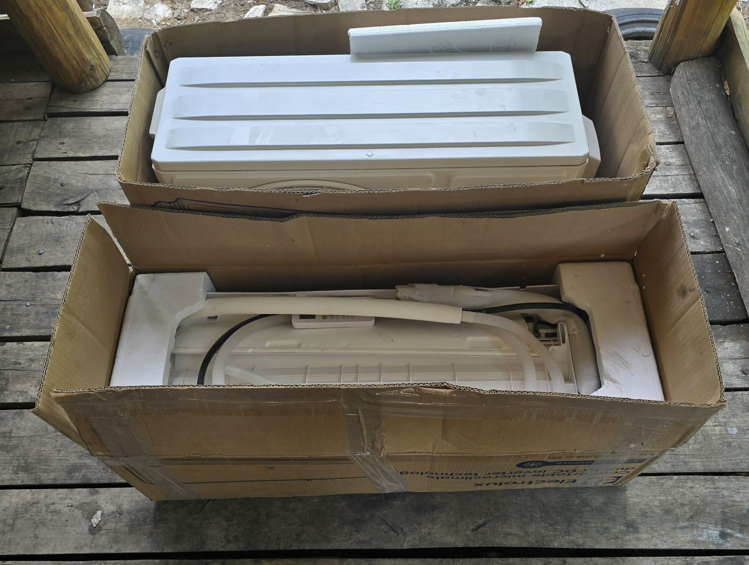 Aer conditionat ELECTROLUX EACS/I-12HEL/N8 EEC, 12000 BTU, A++/A+, Inc