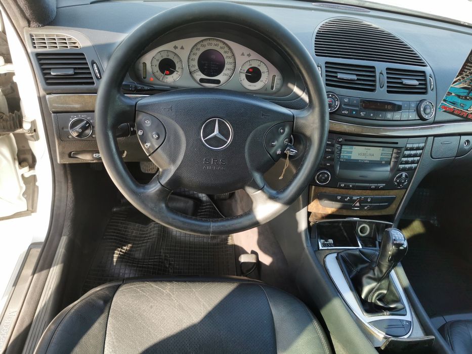 Mercedes E270 CDI НА ЧАСТИ