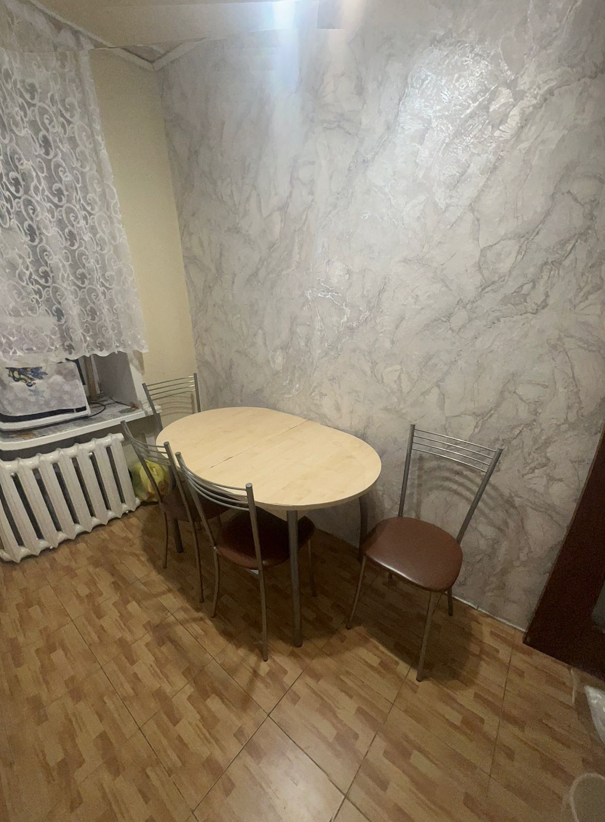 Раздвижной стол в кухню